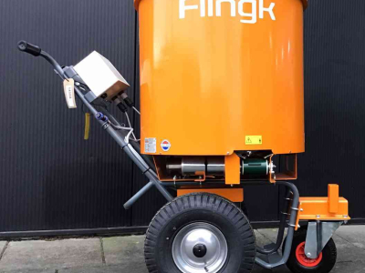 Sawdust spreader for boxes Flingk SE250