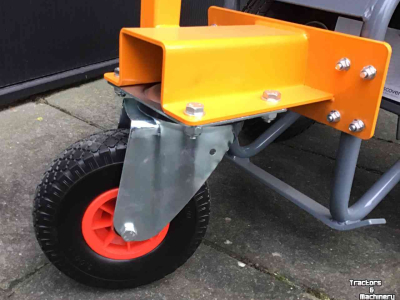 Sawdust spreader for boxes Flingk SE250