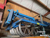 Furrow presses Zibo Vorenpacker