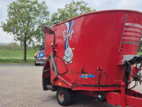 Vertical feed mixer Peecon Biga Voermengwagen