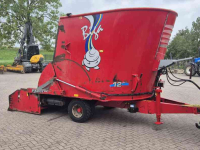 Vertical feed mixer Peecon Biga Voermengwagen