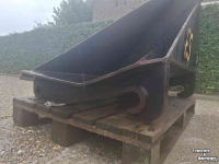 Other earthmoving and heavy equipment and accessories Eurosteel Jip 5000kg Volvo aansluiting