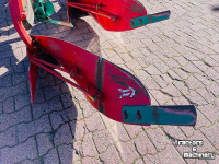 Ploughs Kverneland LB 100-300 4-schaar wentelploeg