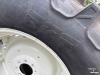 Wheels, Tyres, Rims & Dual spacers BKT Agrimax Banden 480/70R34 en 380/70R24 Verstelbare Velgen