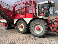 Sugar beet harvester Vervaet Beet Eater 625 in klantoverdracht