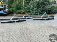 Manure scraper  Rubberen schuif met lepelbevestiging