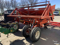 Potato planter Structural 4 R Snarenbed pootmachine| kistenkantelaar | Miedema | Dewulf