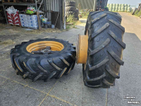 Wheels, Tyres, Rims & Dual spacers  Dubbellucht naast 20.5R25. Shovel