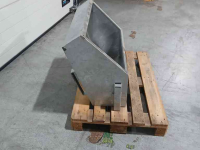 Other livestock equipment and accessories Brouwers waterbak wand bevesteging