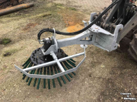 Wheelloader Heuvelmans onkruidborstel Giant