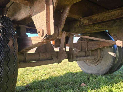 Agricultural wagon  Balenwagen / Platte wagen / landbouwaanhanger