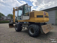 Excavator mobile Liebherr 312 banden kraan graafmachine