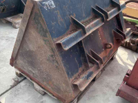 Loading buckets Schäffer HL1300 volumebak grondbak