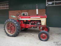 Tractor International Farmall 560