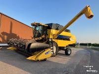 Combine New Holland CS 6080 Combine