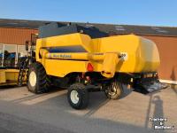 Combine New Holland CS 6080 Combine