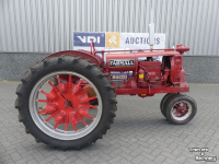 Tractor  Mc Cormick Farmall F12