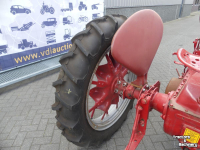 Tractor  Mc Cormick Farmall F12