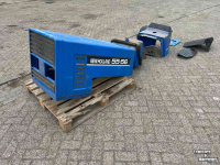 Used parts for tractors New Holland 55-56 motorkap + delen gebruikt