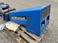 Used parts for tractors New Holland 55-56 motorkap + delen gebruikt