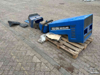 Used parts for tractors New Holland 55-56 motorkap + delen gebruikt