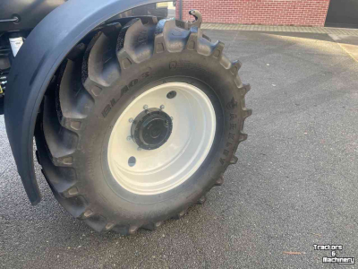 Tractor New Holland tm 120