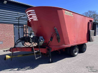 Vertical feed mixer BeBoMa Voermengwagen