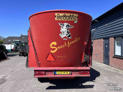 Vertical feed mixer BeBoMa Voermengwagen