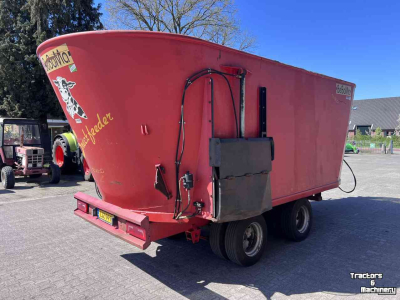 Vertical feed mixer BeBoMa Voermengwagen