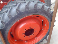 Wheels, Tyres, Rims & Dual spacers Claas 270 95 r44 en 230 95 r32