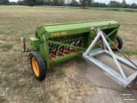 Seed drill Amazone D7-300