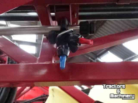 Fieldsprayer pull-type Hardi navigator 3000 27 meter