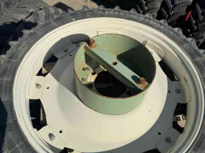 Wheels, Tyres, Rims & Dual spacers  9.5R44