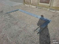 Other conveying equipment and accessories  Kipperstop voor bij de stortbak