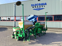 Seedbed combination  6 Rijige Maiszaaier met Zaaibak