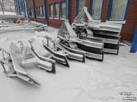Rubber yard scraper  Rubberschuif / Erfschuif / Modderschuif / Baggerschuif 3 punt + lepelinsteek