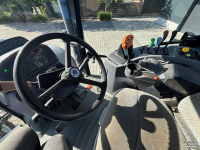 Tractor New Holland T7030 PowerCommand. Fronthef, Vooras vering, 40km.