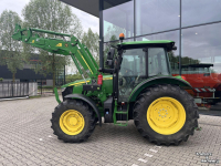 Tractor John Deere 5100M