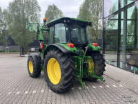 Tractor John Deere 5100M