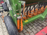 Seed drill Amazone D 9-30  Special