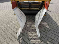 Onion harvester Samon Favorite 2000 en Keulmac 1500 frontklapper