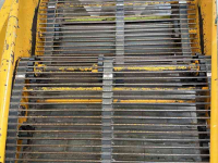 Onion harvester Samon Favorite 2000 en Keulmac 1500 frontklapper