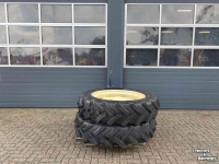 Wheels, Tyres, Rims & Dual spacers Michelin 13.6R38 op 8 gaats velg