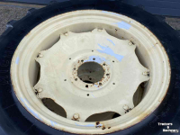 Wheels, Tyres, Rims & Dual spacers Michelin 13.6R38 op 8 gaats velg