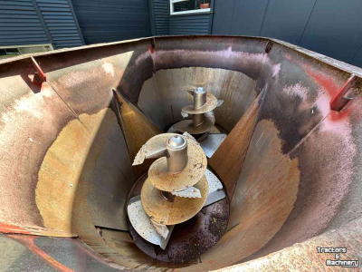Vertical feed mixer Trioliet Trioliet Solomix 1400 2 vijzels voermengwagen