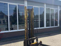 Fork lift & Fork lift truck  Hefmast met ronde-balen klem / rondebalenklem