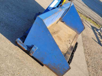 Tractor tipping boxes  Grondbak 1.8 mtr hydraulisch