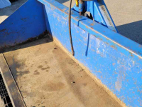 Tractor tipping boxes  Grondbak 1.8 mtr hydraulisch