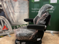 Used parts for tractors Fendt Nieuwe Grammer Maximo stoel