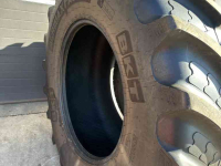 Wheels, Tyres, Rims & Dual spacers BKT 710/70R38 zo goed als nieuwe !